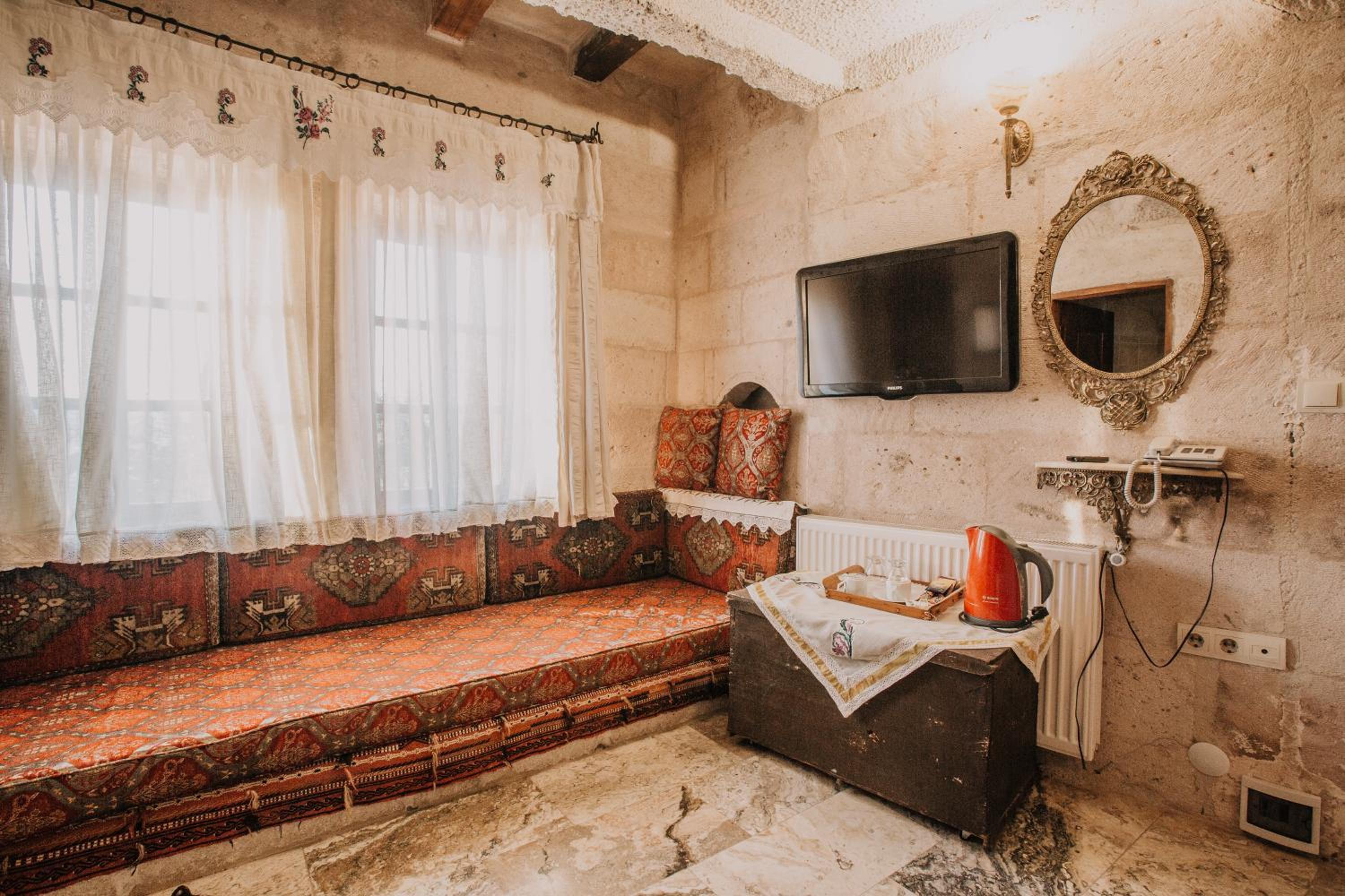 Village Cave House Hotel - Image 25