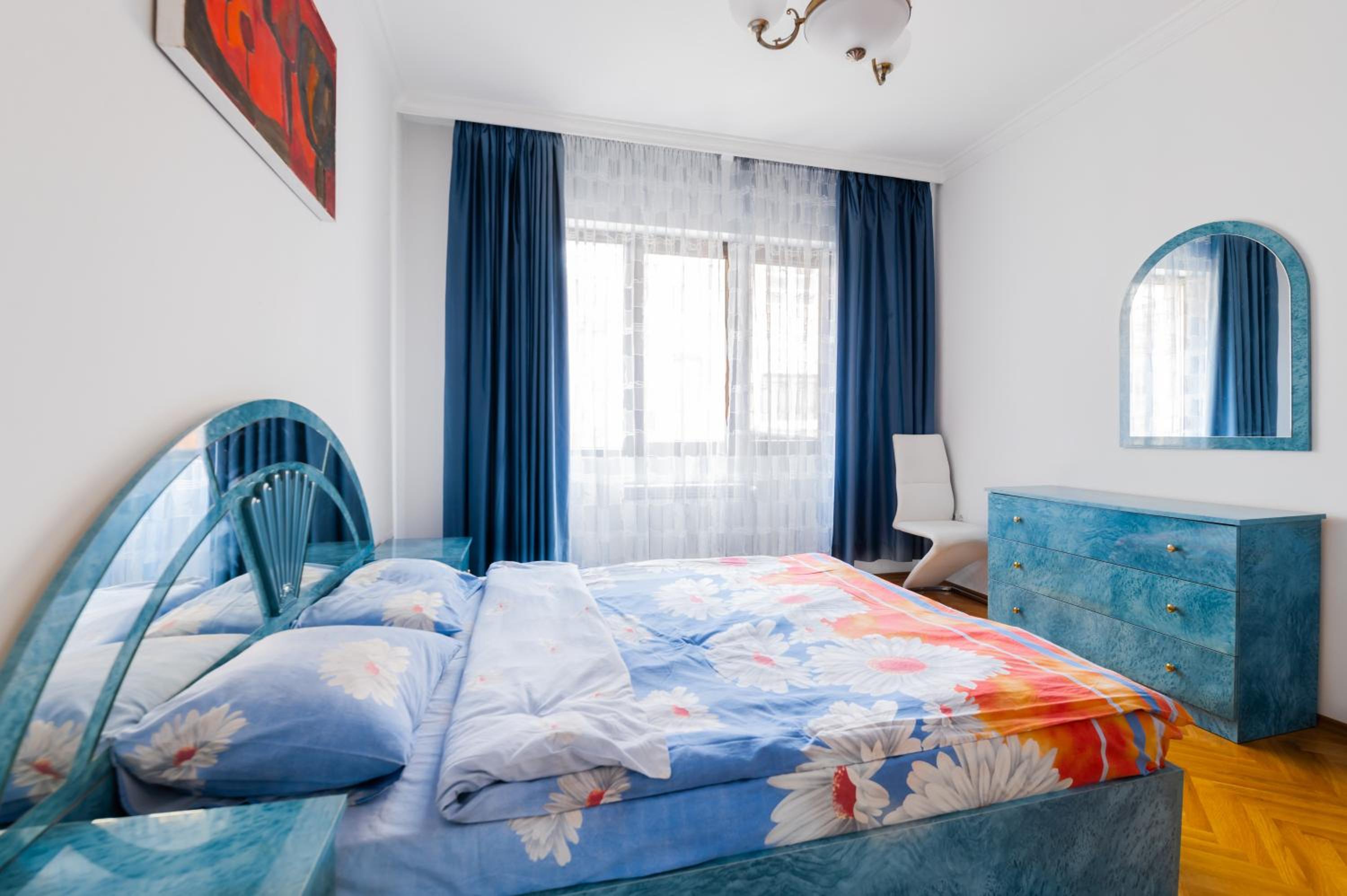 Bright 2-BD Top Central Apartment