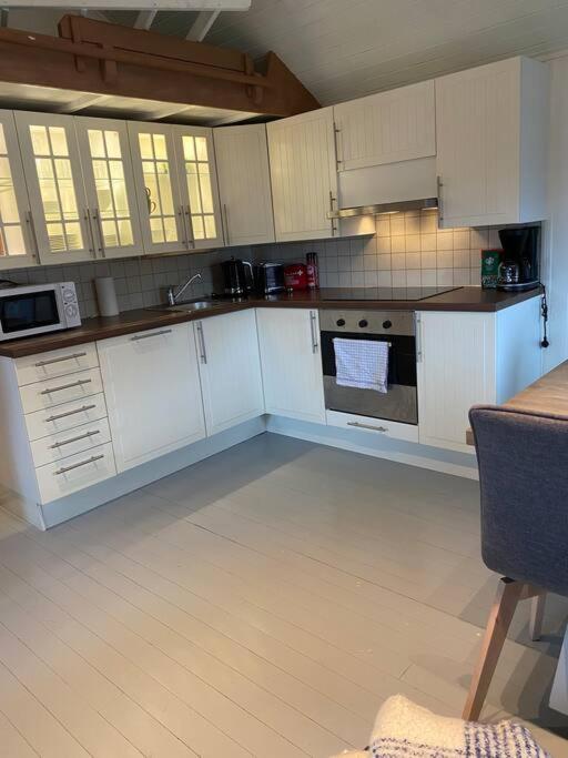 Close to sea, central, rent a boat, mountain hike, wifi, free parking view 3