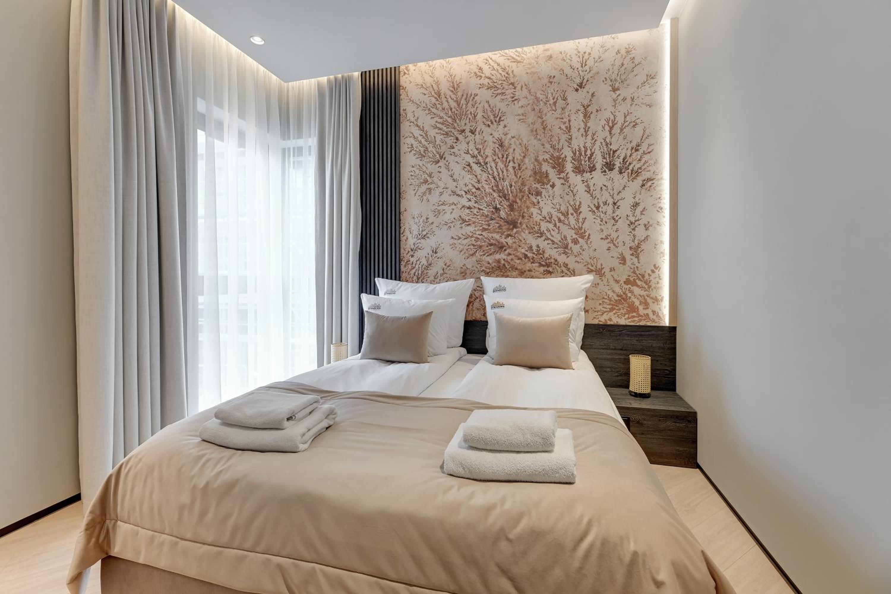 Sol Marina - Pool, SPA, Wellness, Riverview & Parking by Downtown Apartments