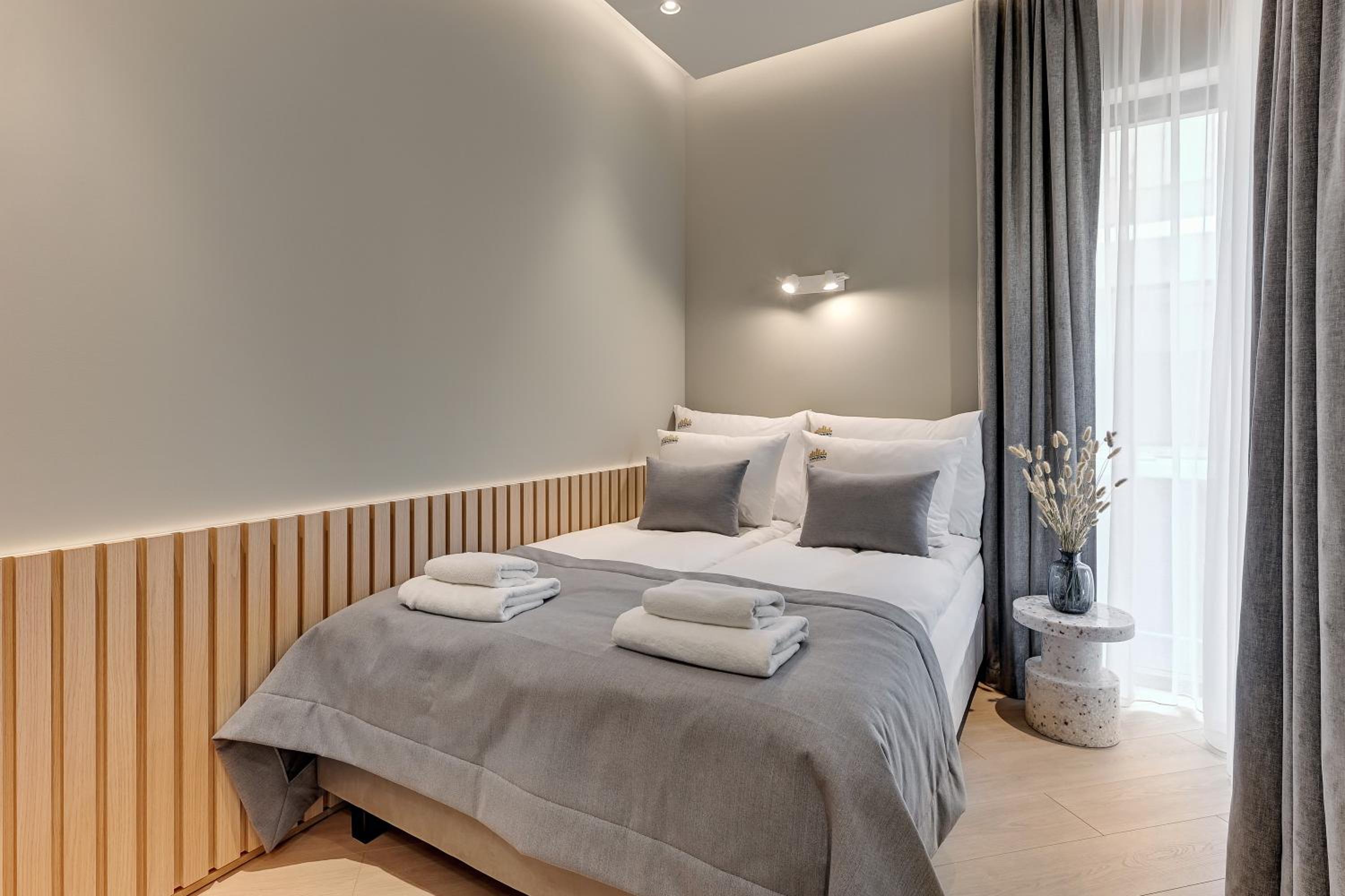Sol Marina - Pool, SPA, Wellness, Riverview & Parking by Downtown Apartments