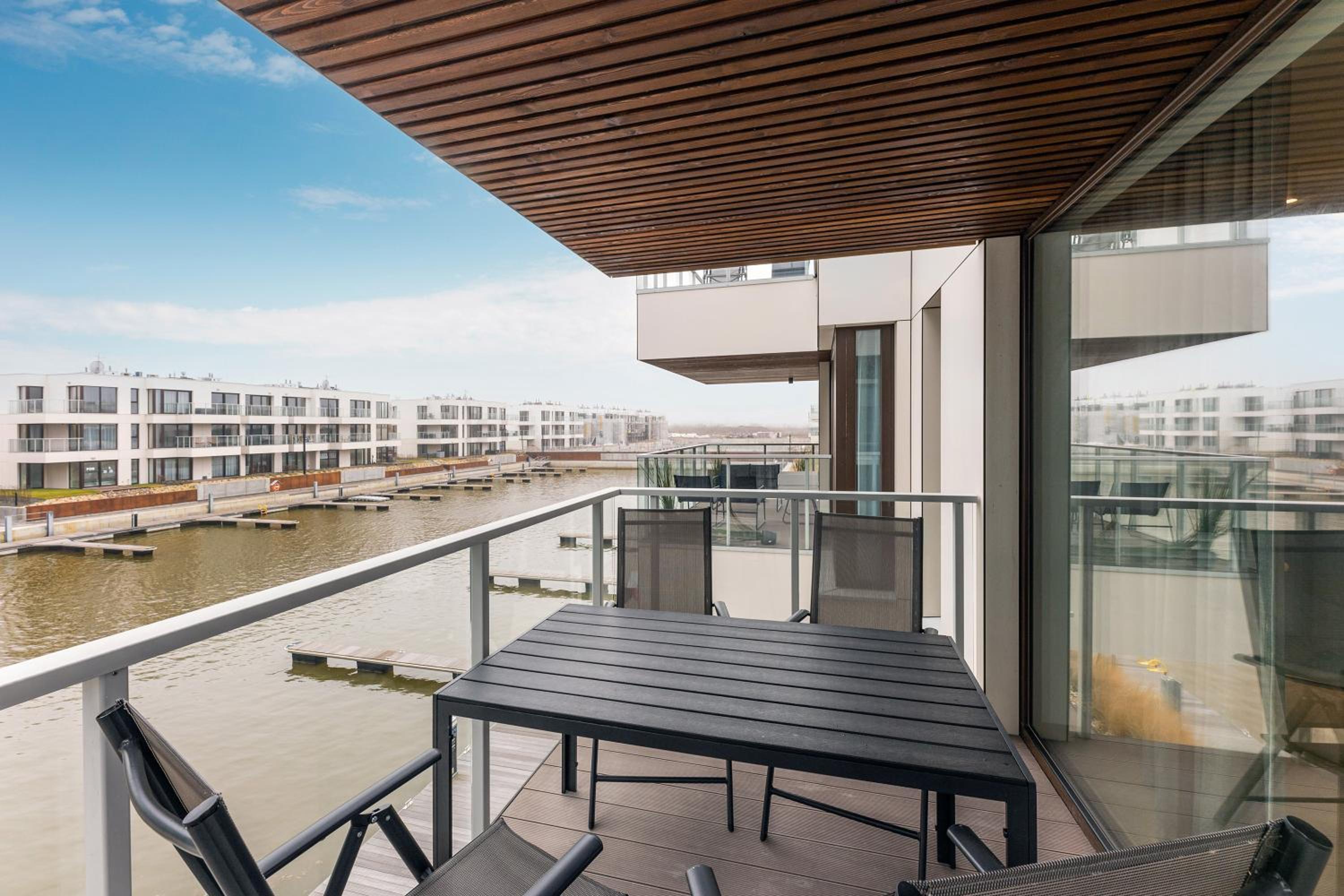 Sol Marina - Pool, SPA, Wellness, Riverview & Parking by Downtown Apartments