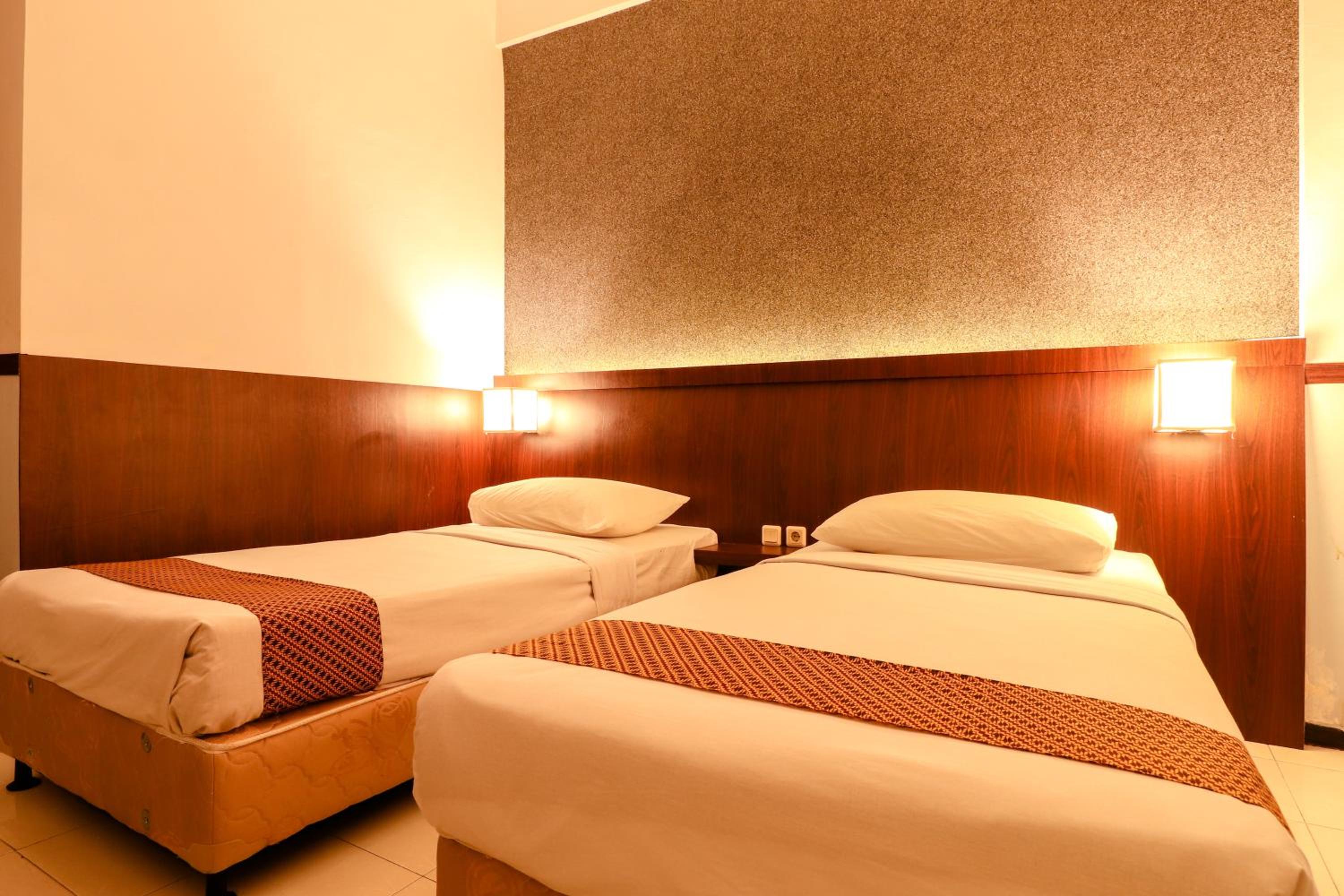 RedDoorz near Gubeng Station Surabaya