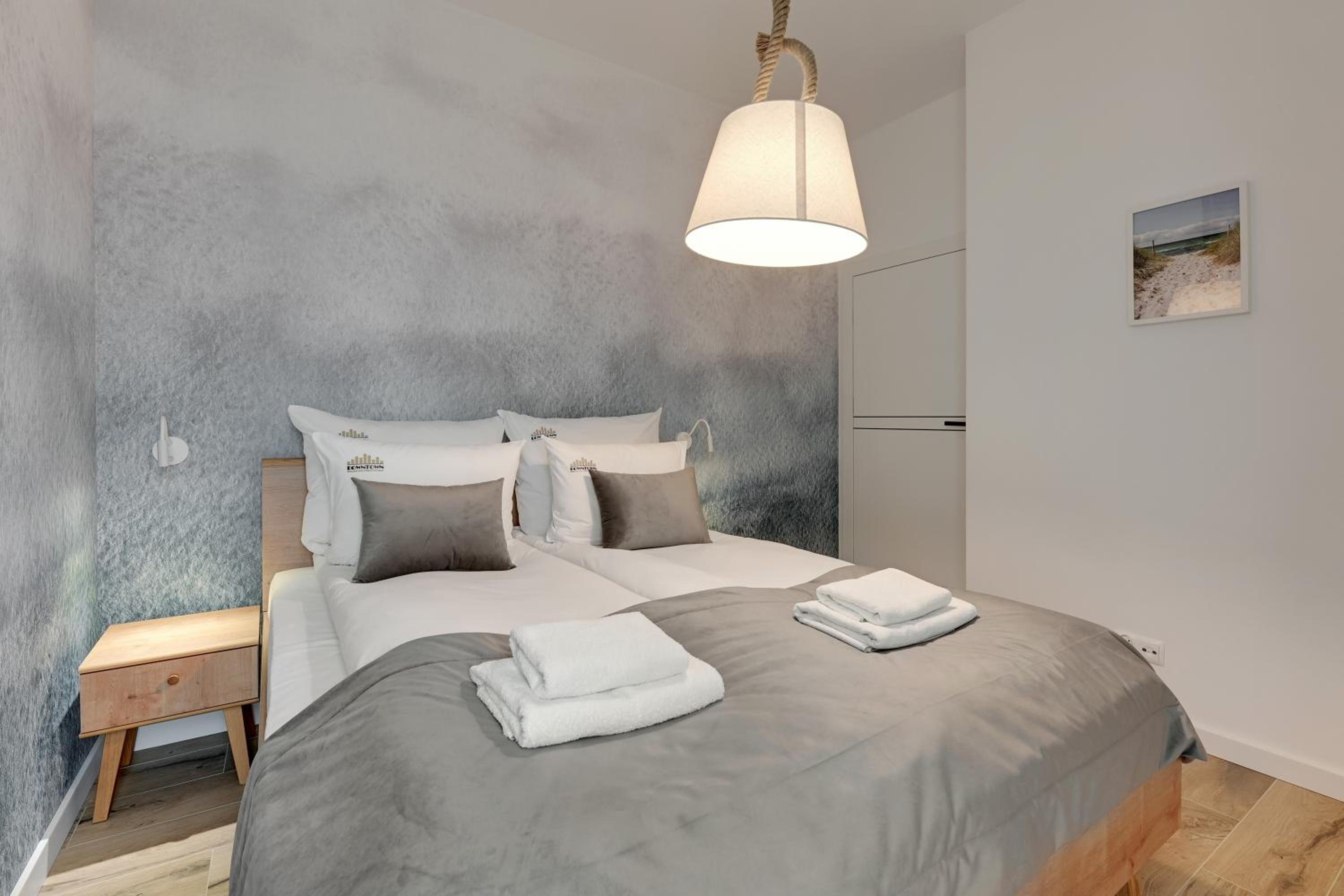 Sol Marina - Pool, SPA, Wellness, Riverview & Parking by Downtown Apartments