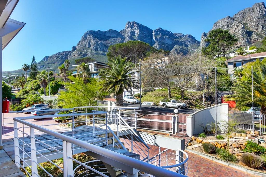 Stunning Sea View Apartment - Camps Bay