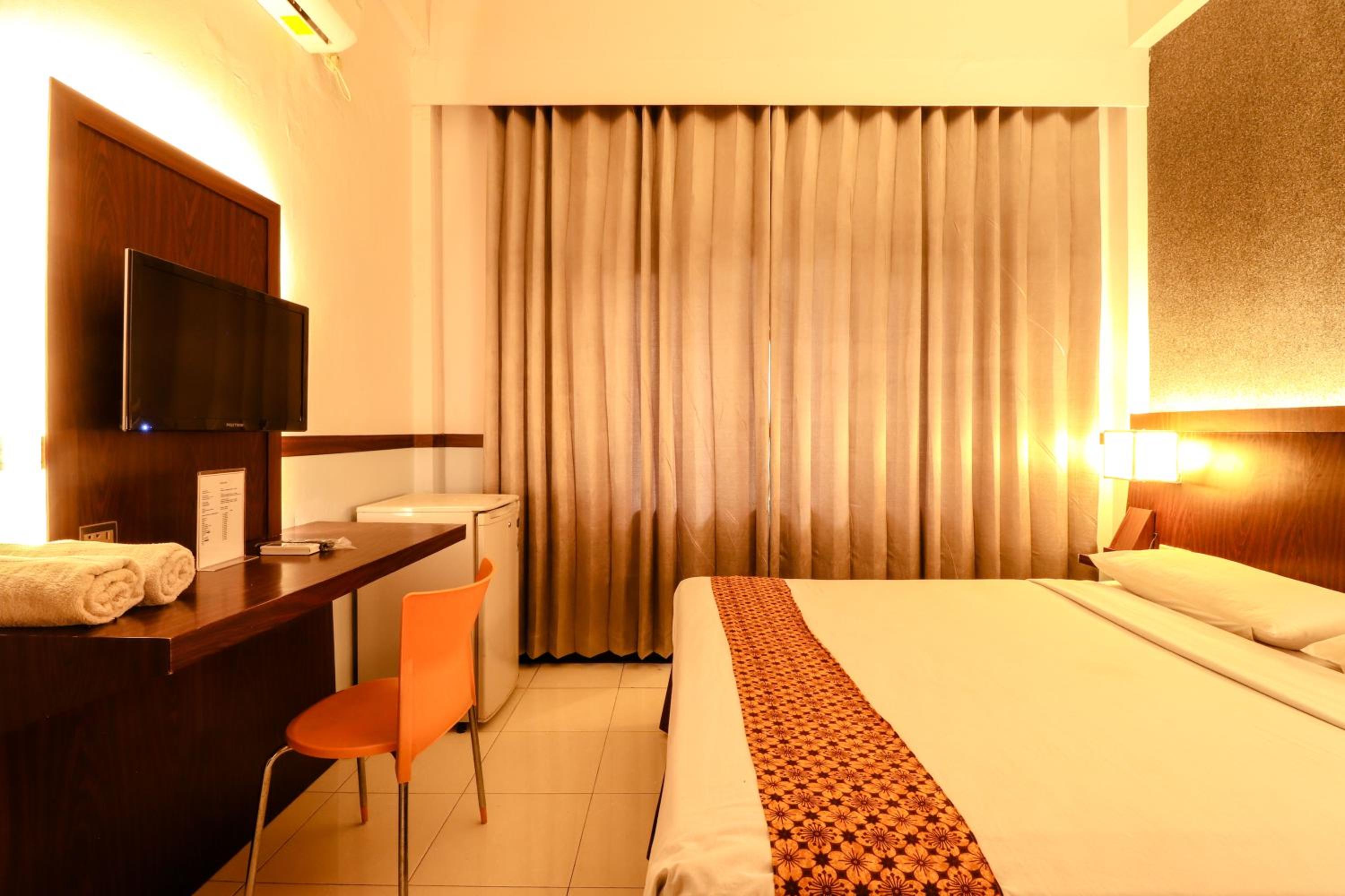 RedDoorz near Gubeng Station Surabaya