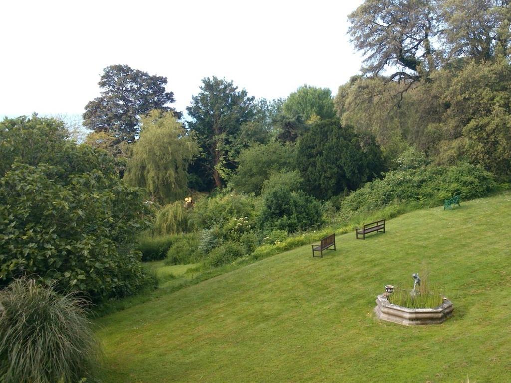 Lisle Combe