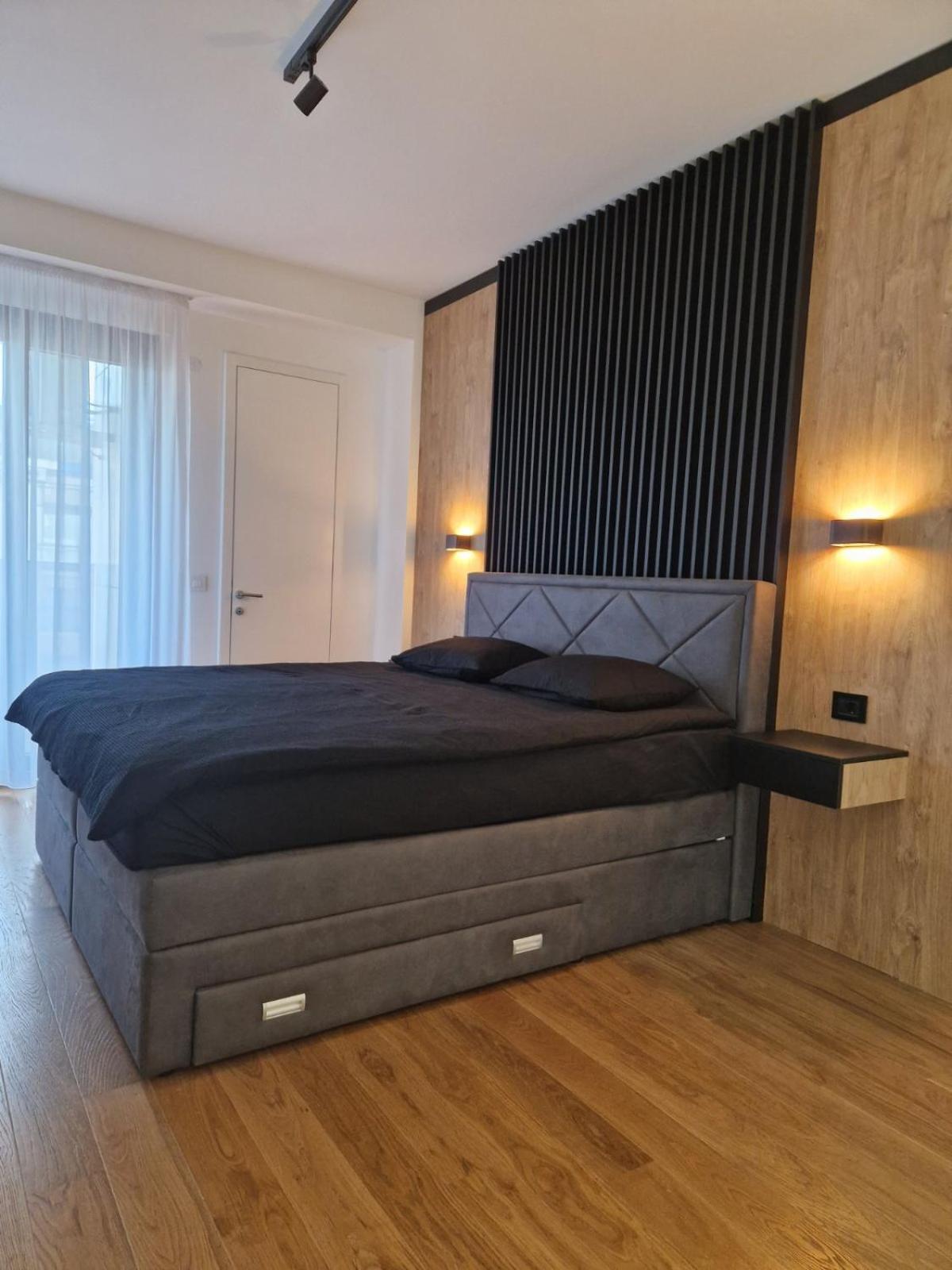 TOMAS LUX APARTMENTS