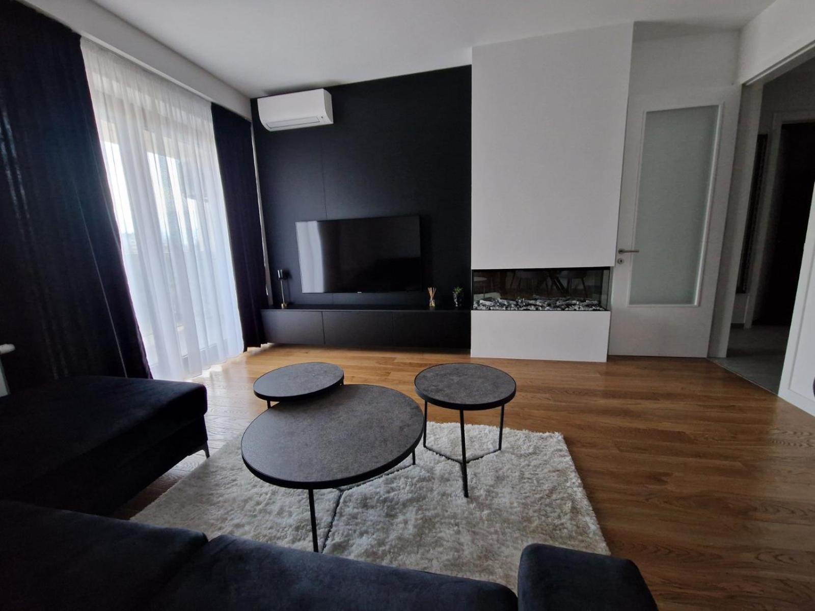 TOMAS LUX APARTMENTS