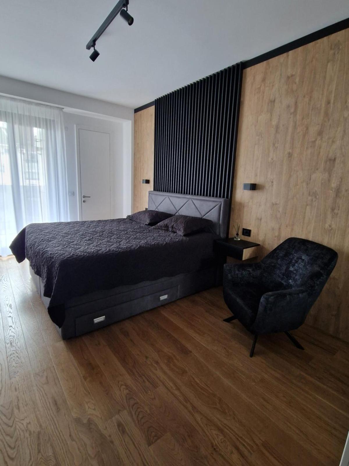 TOMAS LUX APARTMENTS