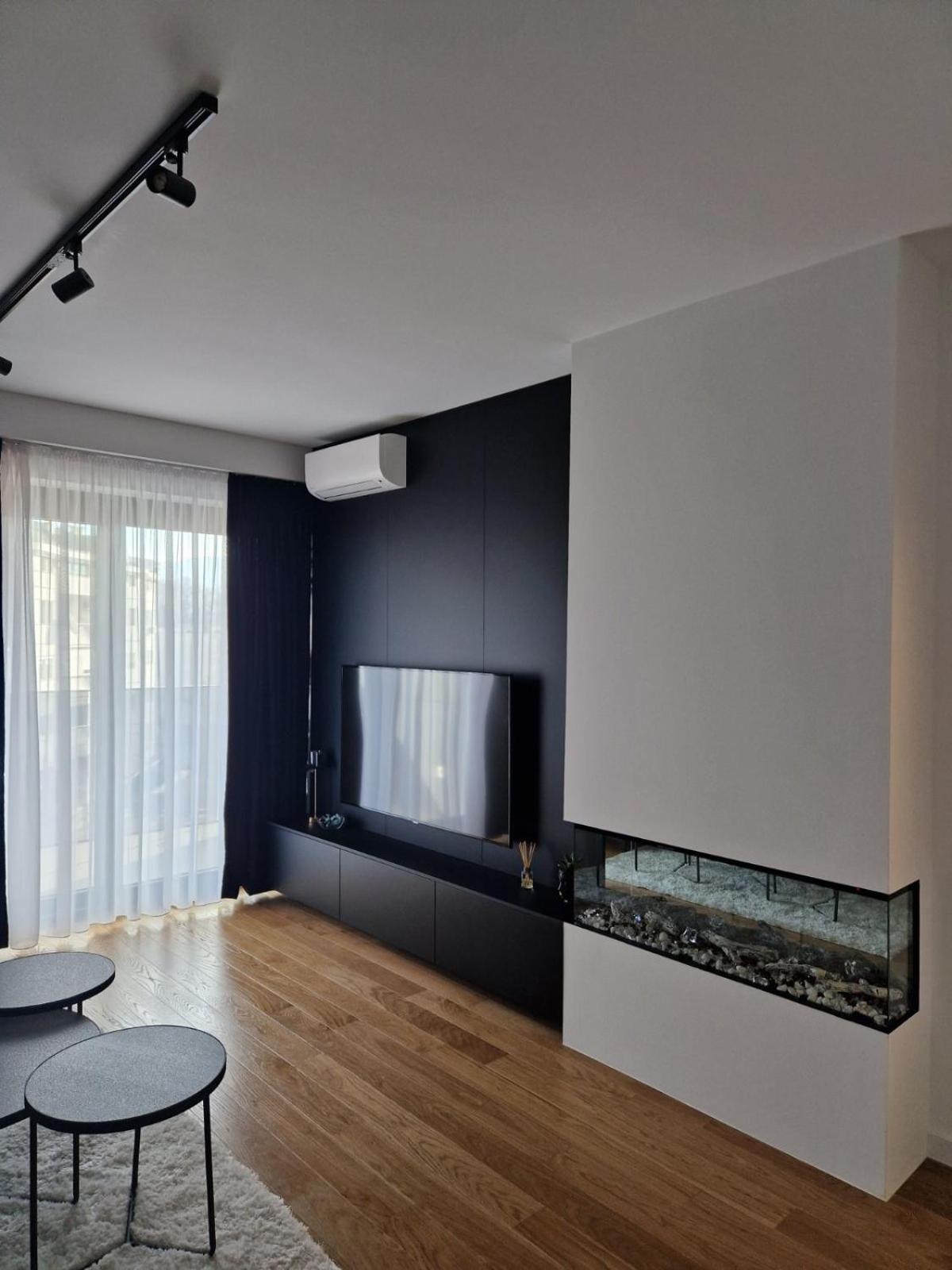 TOMAS LUX APARTMENTS