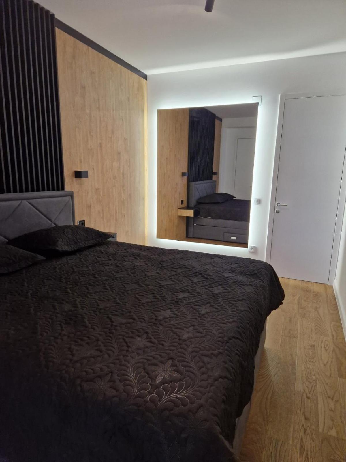 TOMAS LUX APARTMENTS