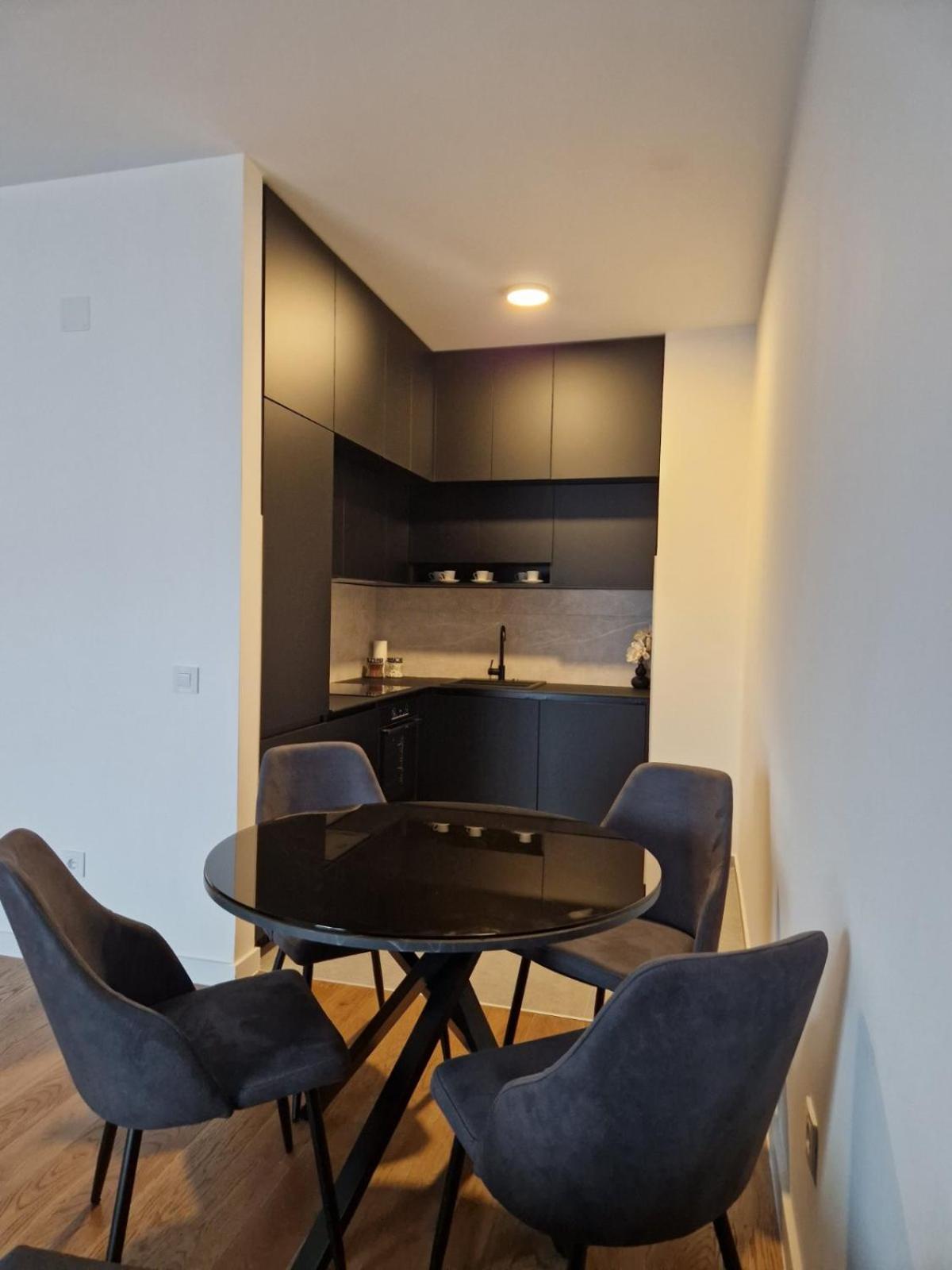 TOMAS LUX APARTMENTS