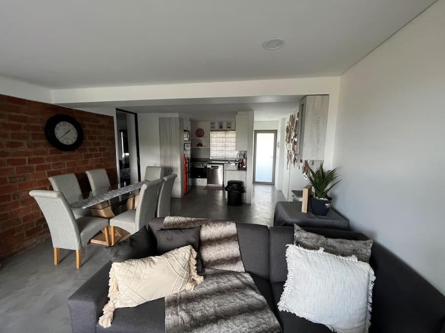 Lionel’s Garden Route Getaway view 5