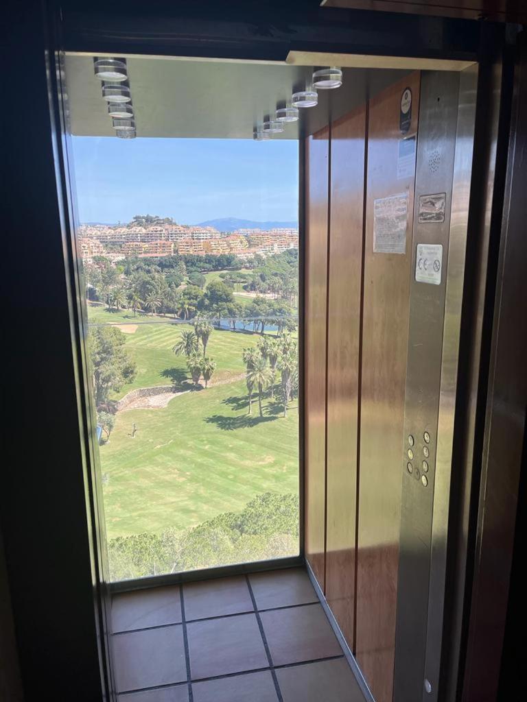 Hill View Benalmadena Appartment with fresh renovation