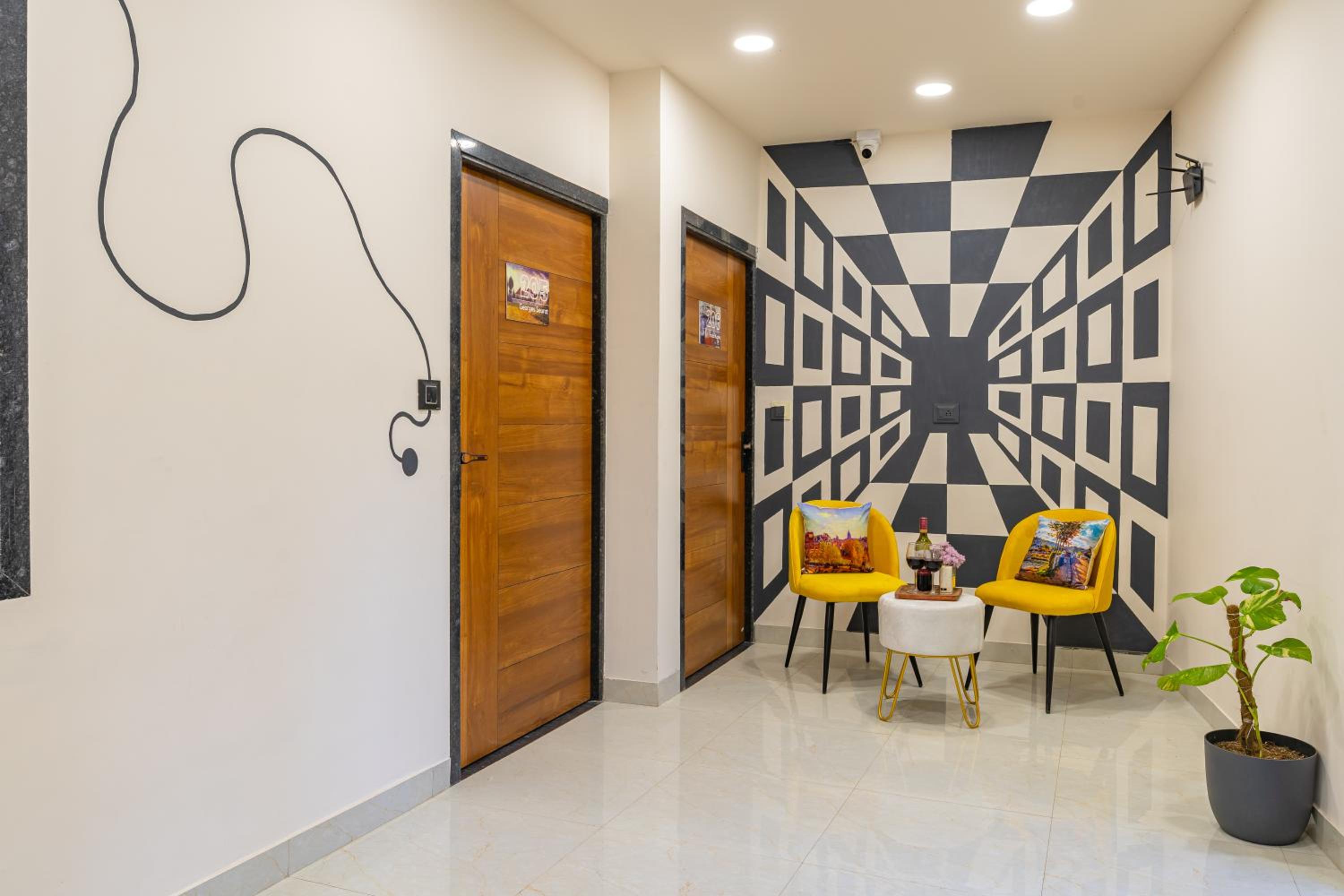 Lobby & Reception