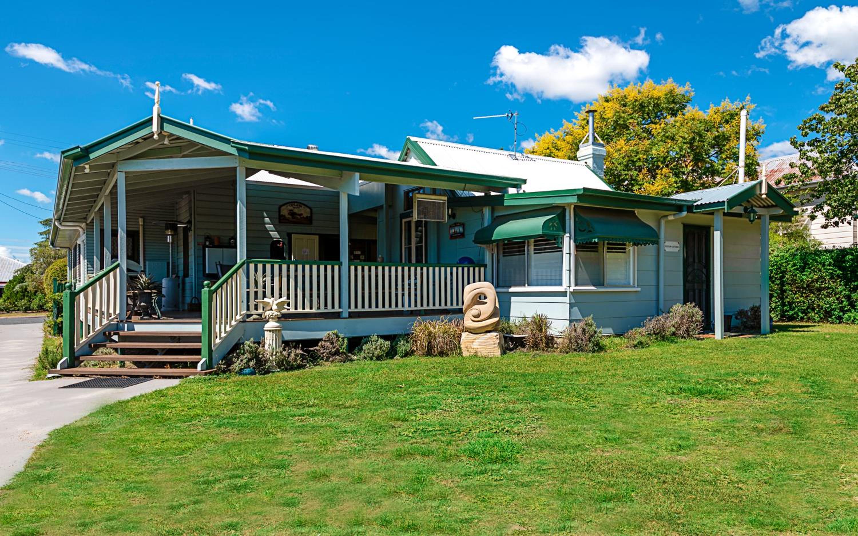 Pitstop Lodge Guesthouse B&B