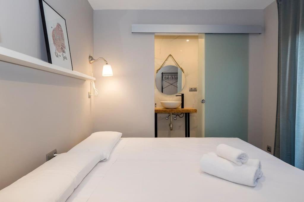 BeBarceloner Sant Andreu Apartments - 1 bedroom with terrace