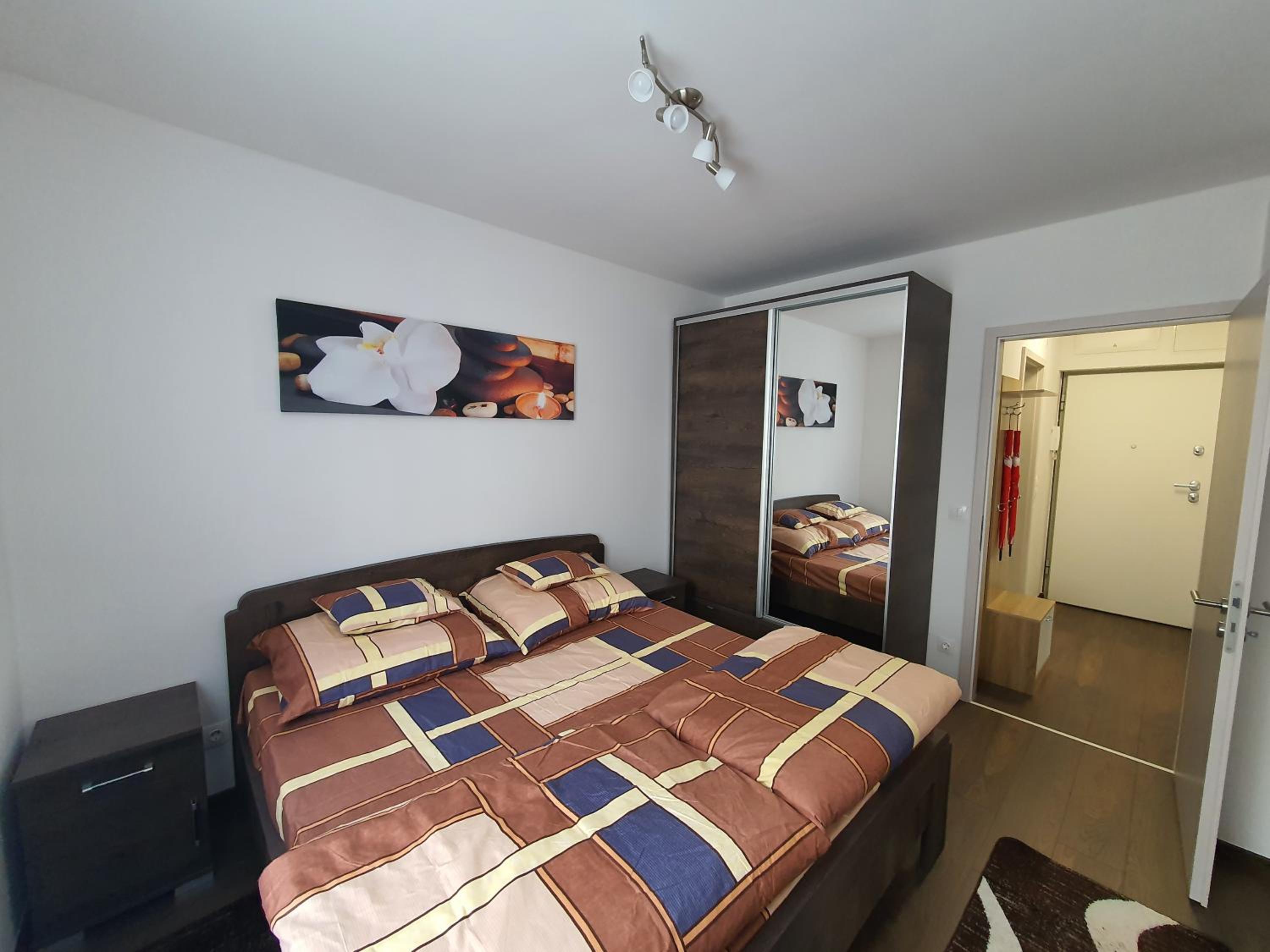 Park West Apartment - Free Parking