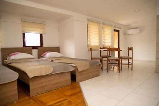 SARAH APARTMENTS
