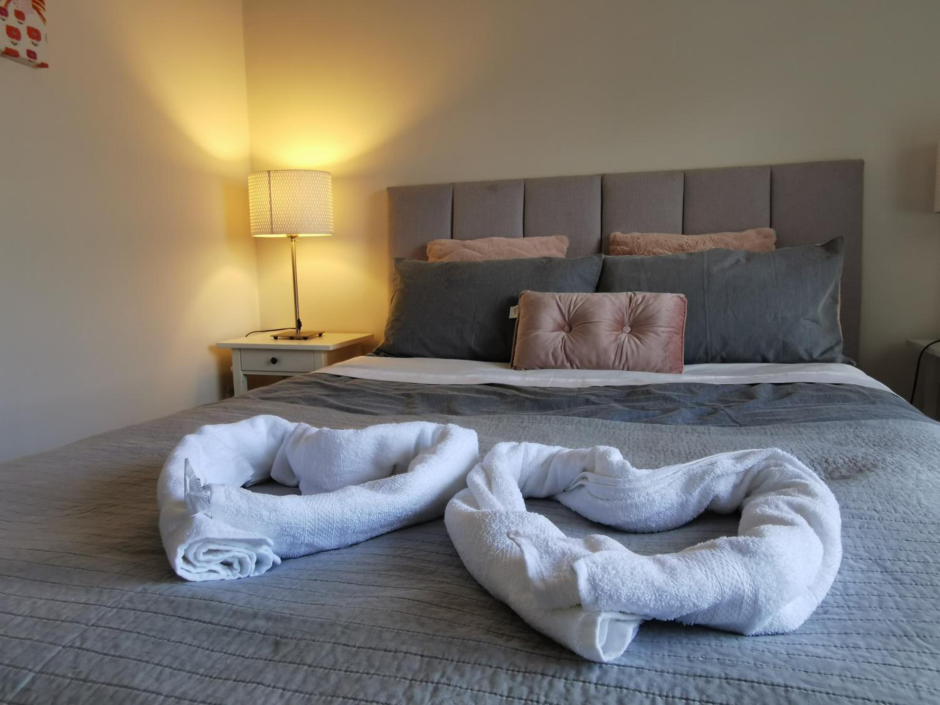 Sydney Meets Miranda, Comfy 4 Bedrooms Corner House