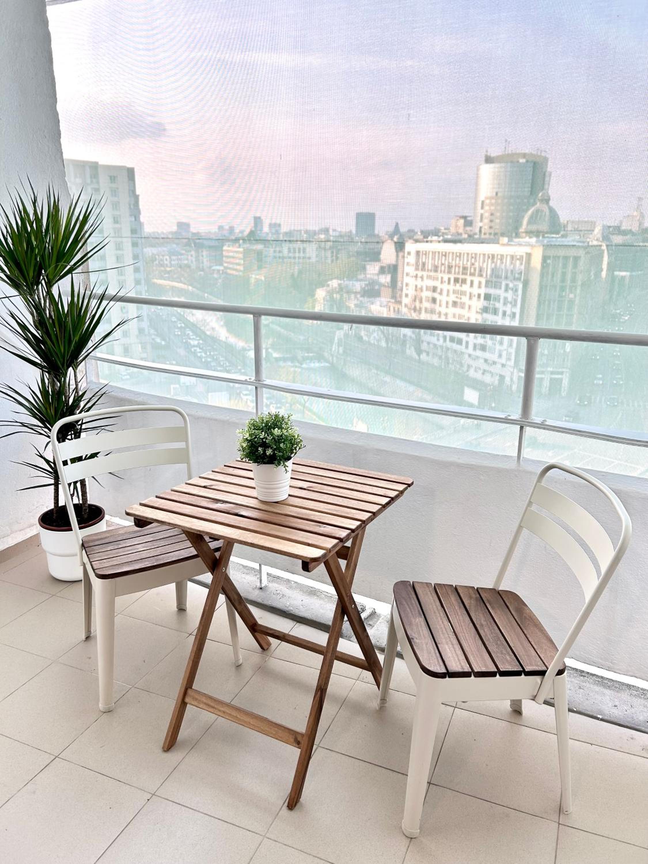 Parliament SkyTower Apartment
