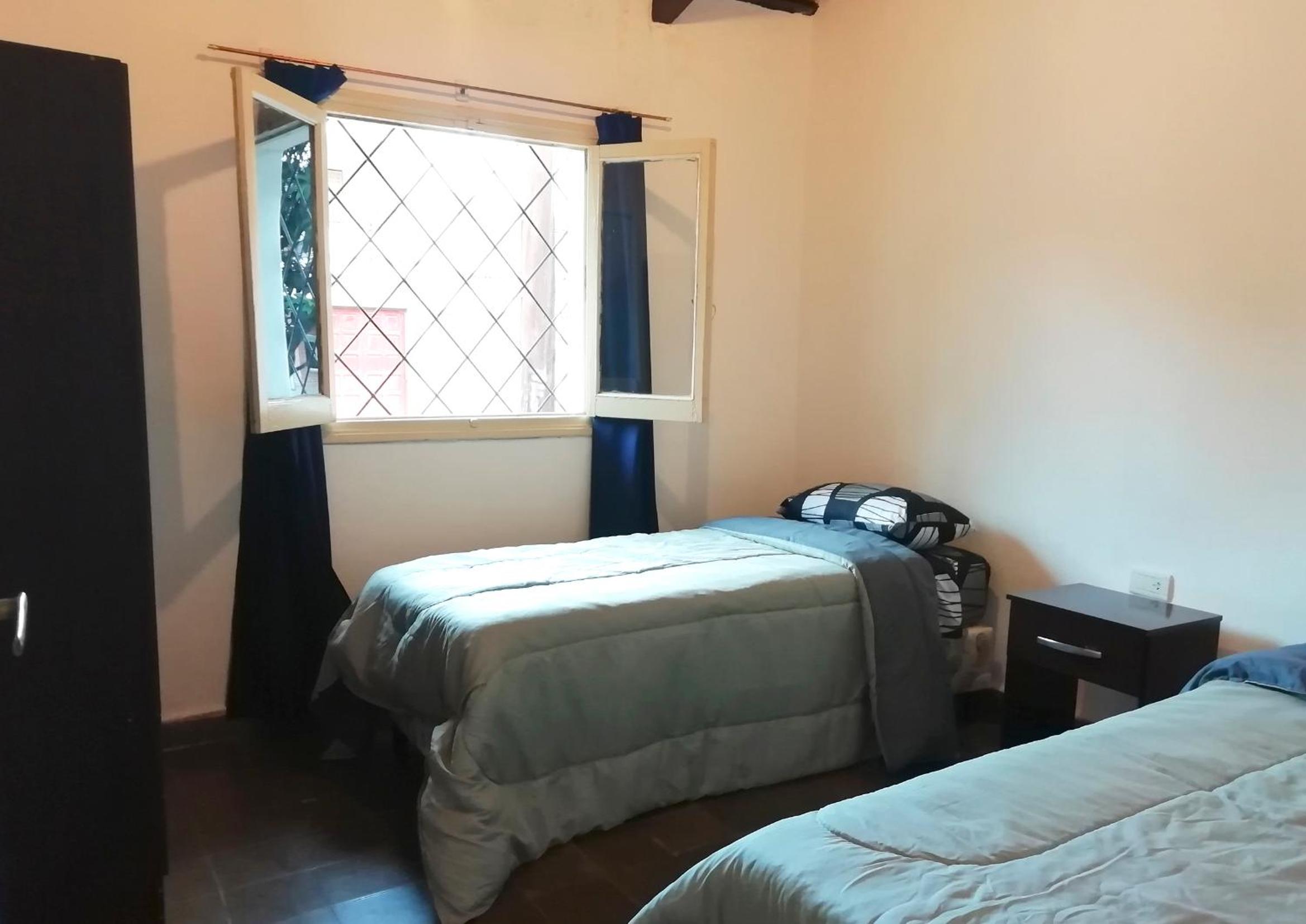 La puerta roja -casa pequeña en Salta-