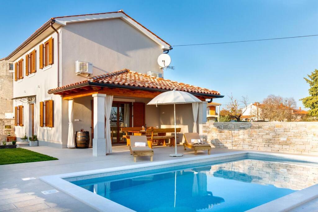 Villa NIMA - Holiday house with private pool