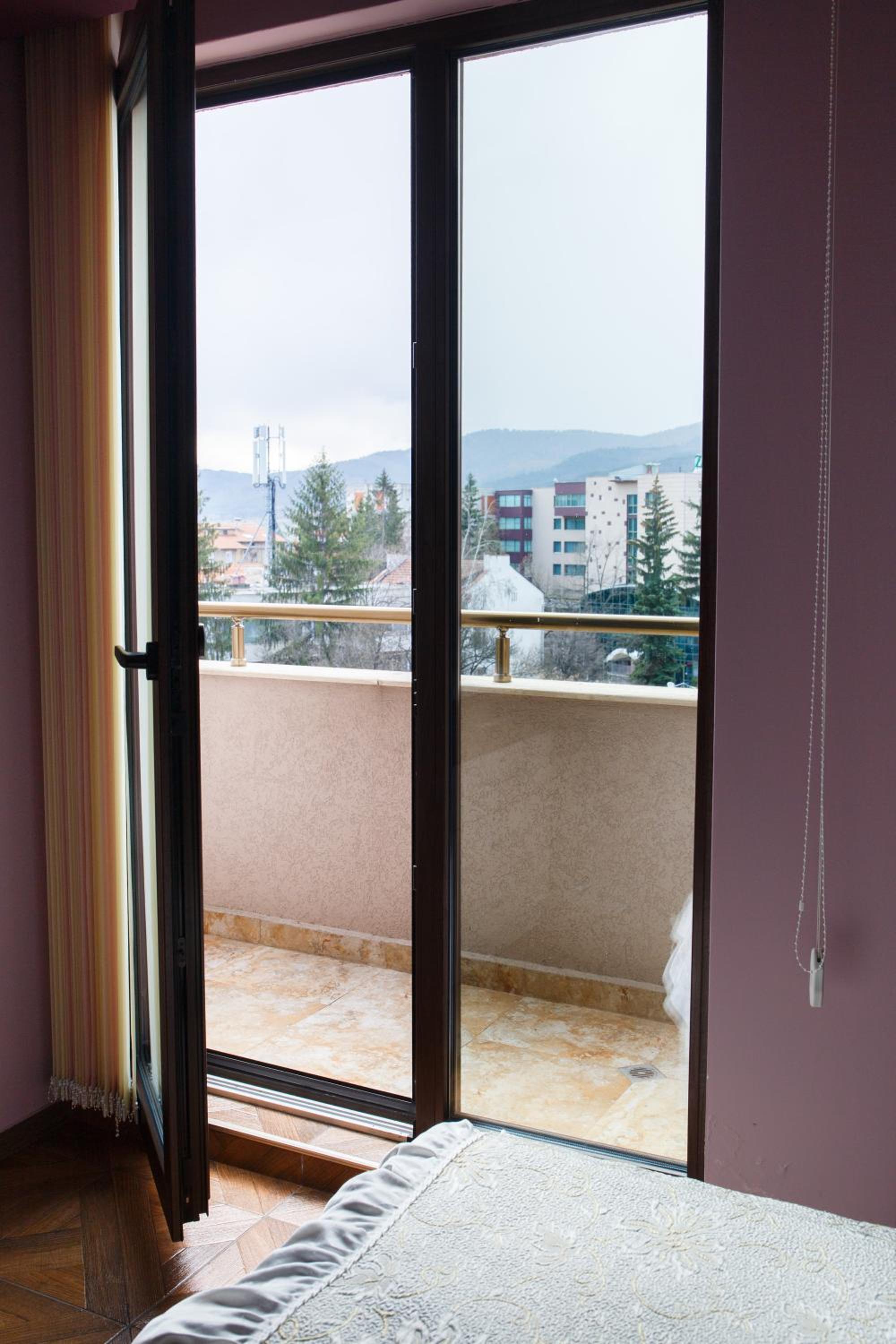 Apartment Ira