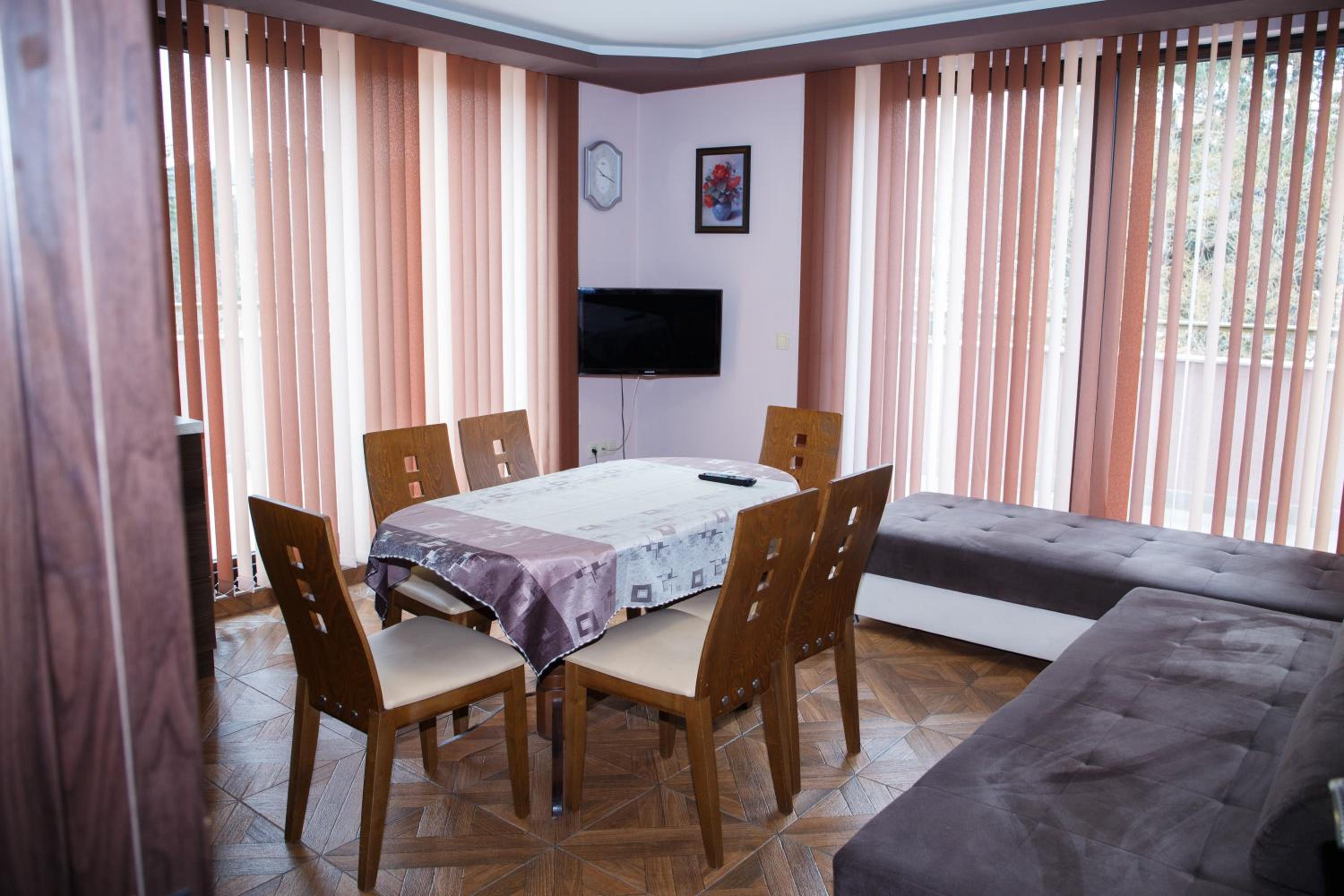 Apartment Ira