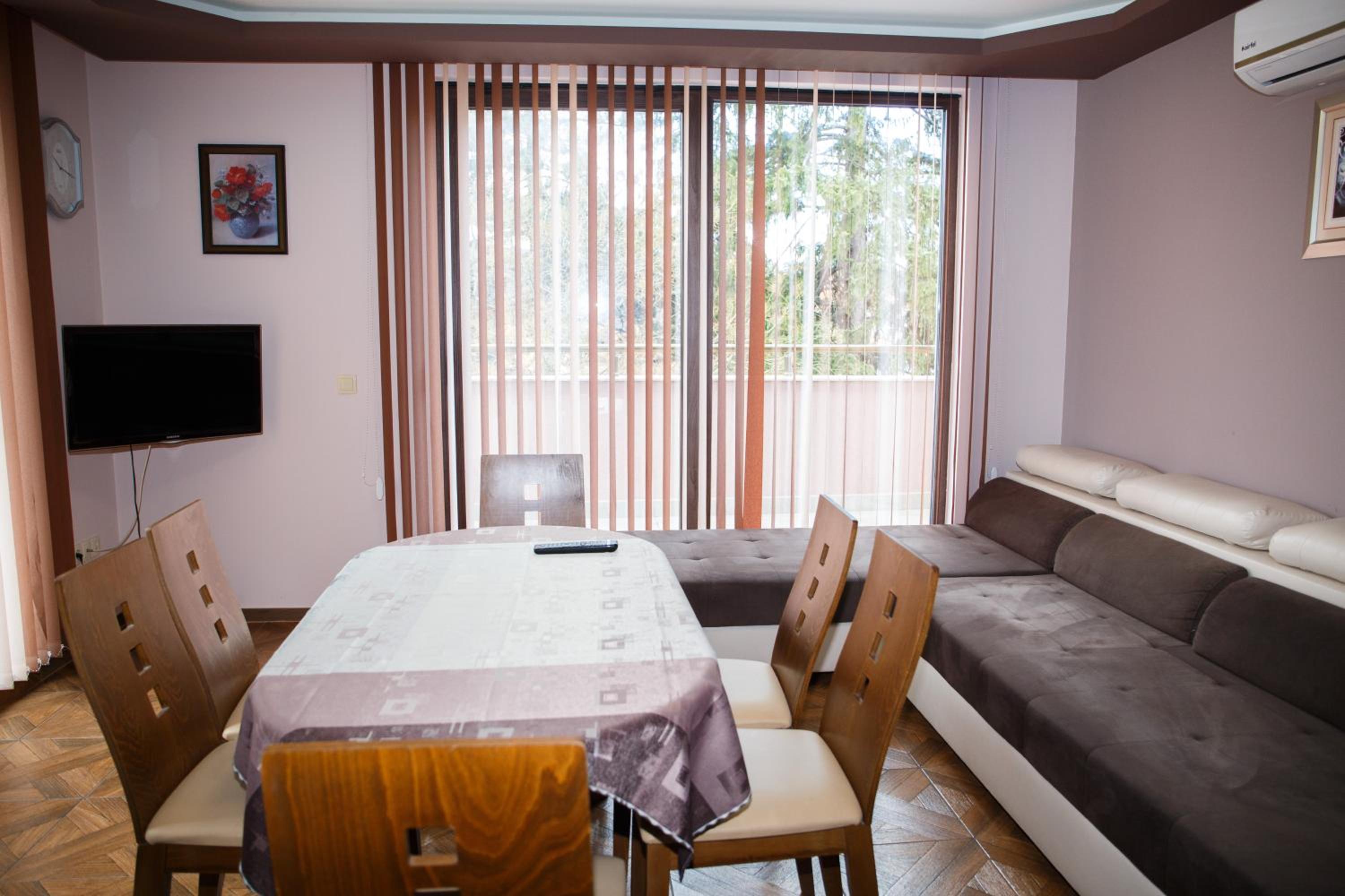 Apartment Ira