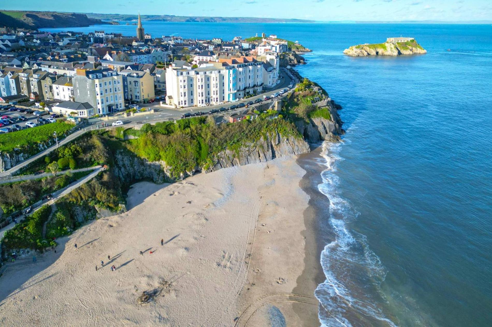 Ty Melyn - 2 Bedroom Cottage - Tenby view 5