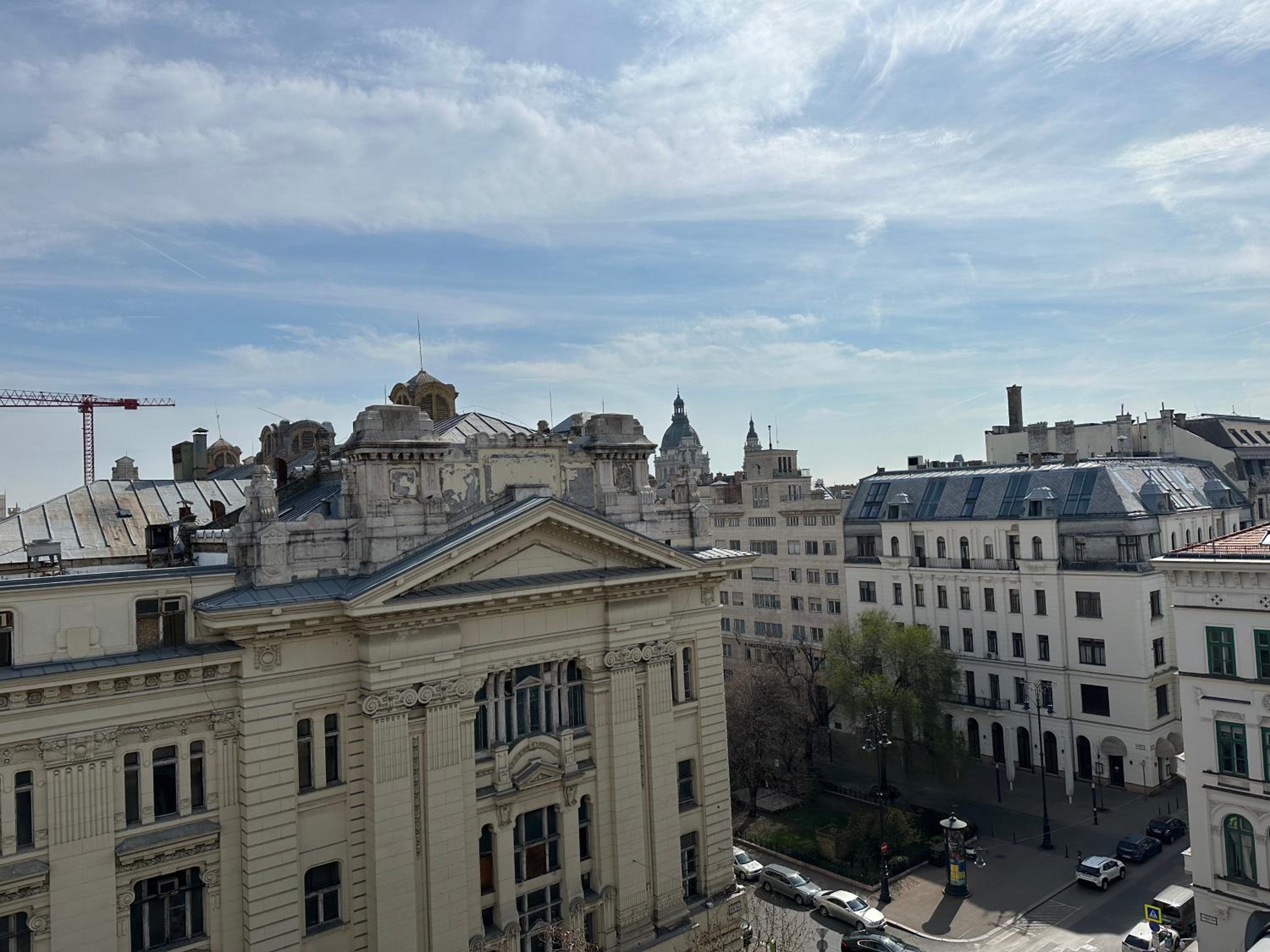 Rooftop Coffee by Parliament view 4