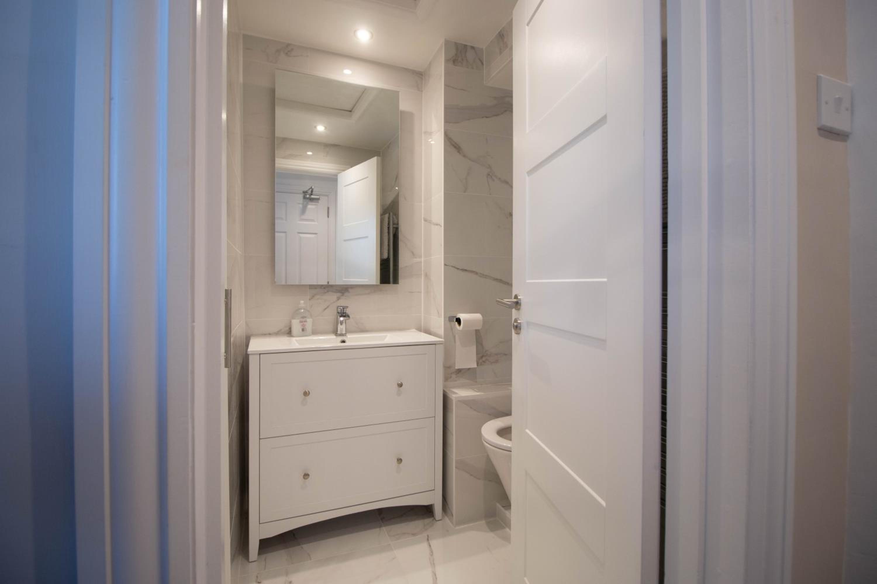 Luxury 1 bed studio at Florence House, in the centre of Herne Bay and 300m from beach view 3