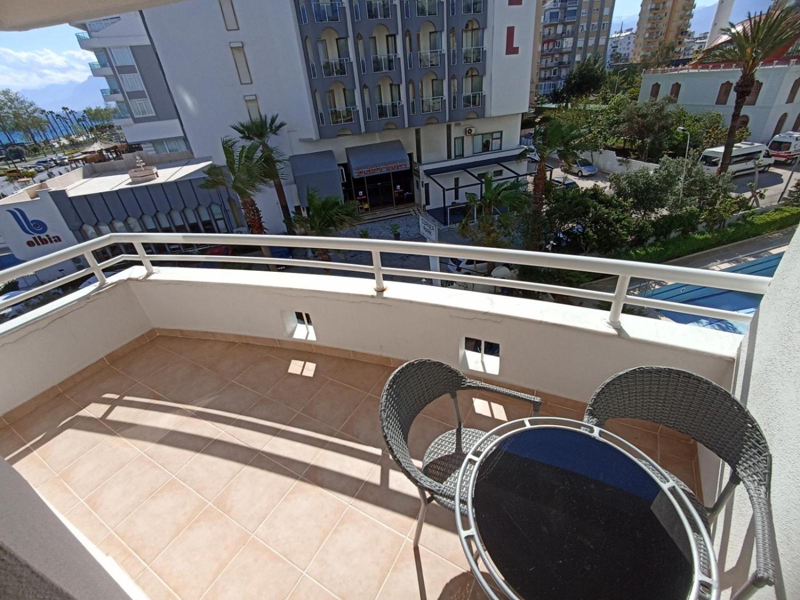 The Corner Park Hotel - Image 34