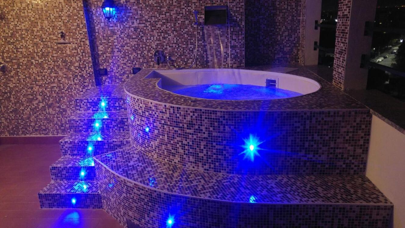 B&B - Camera doppia con bagno privato in stupendo attico con vista mozzafiato