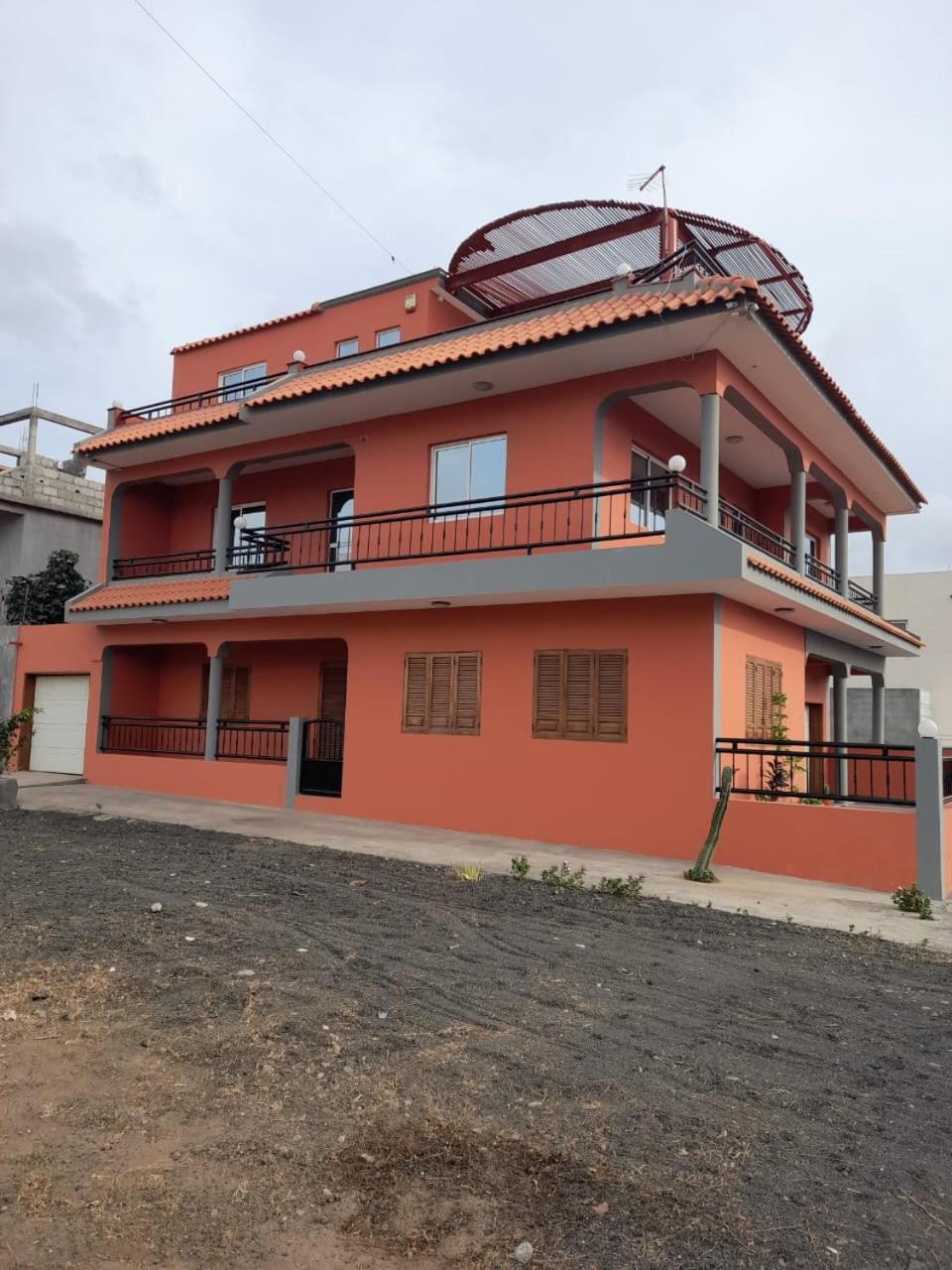 Tarrafal House