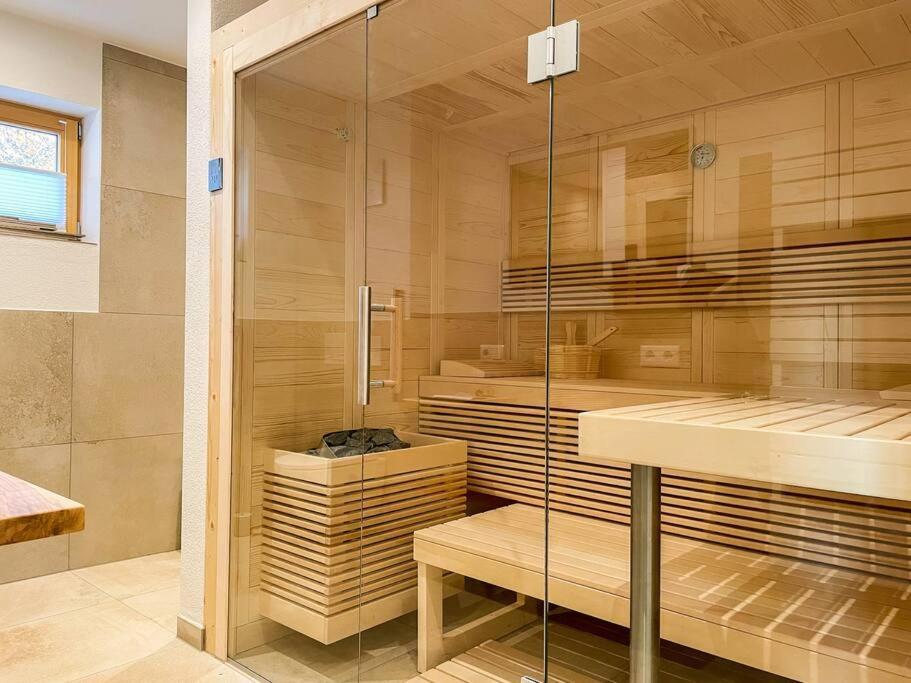 Bayerwald Chalet Kaitersberg mit Sauna, Sonnenterrasse und Garten