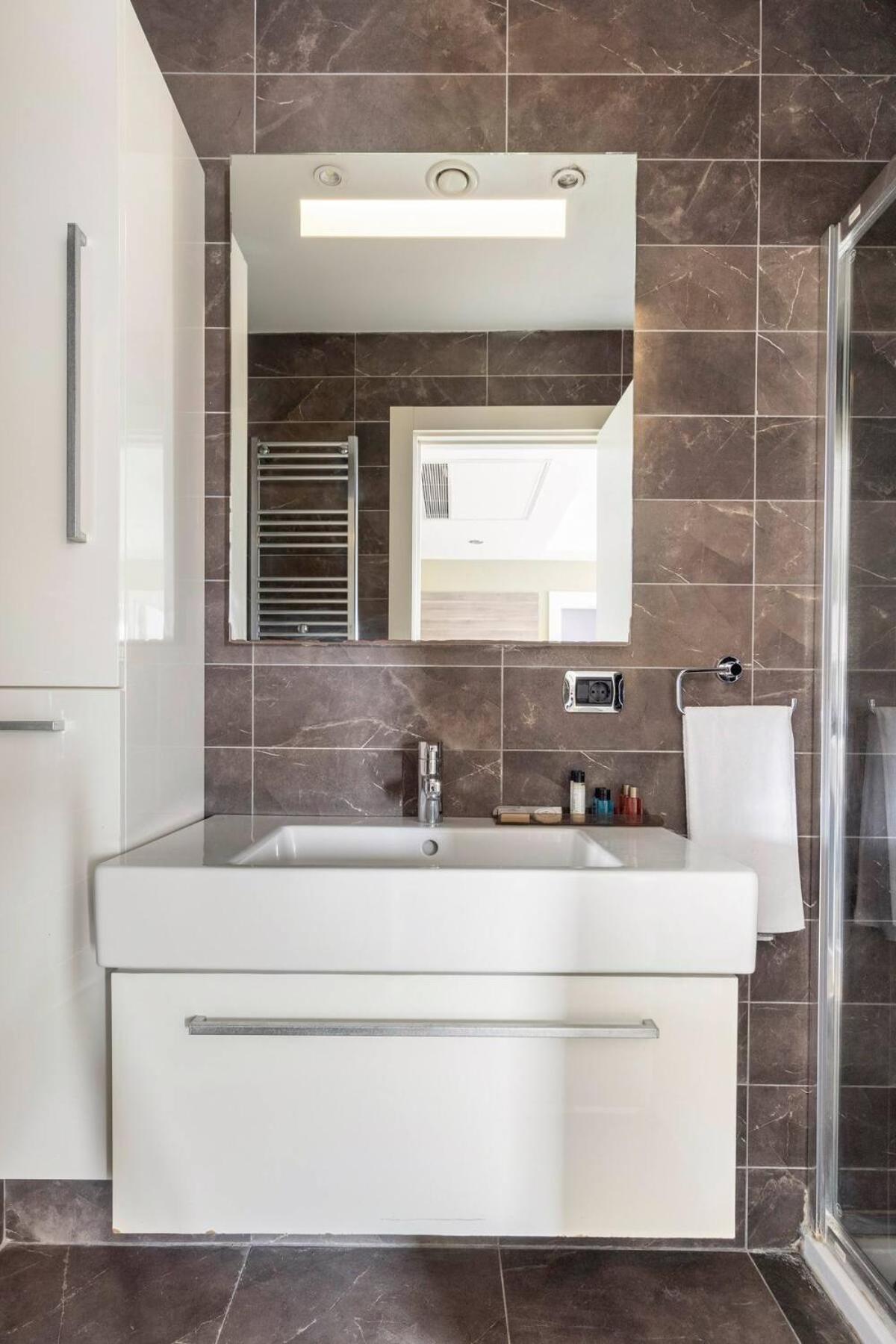 Taba Luxury Suites and Hotel - Image 8