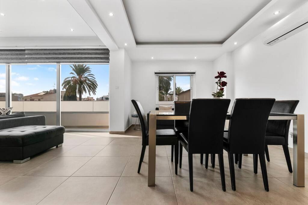 Glabur Stays - The Luxurious 3 BDR - Cozy apt Newly Renovated, Nicosia City view 3
