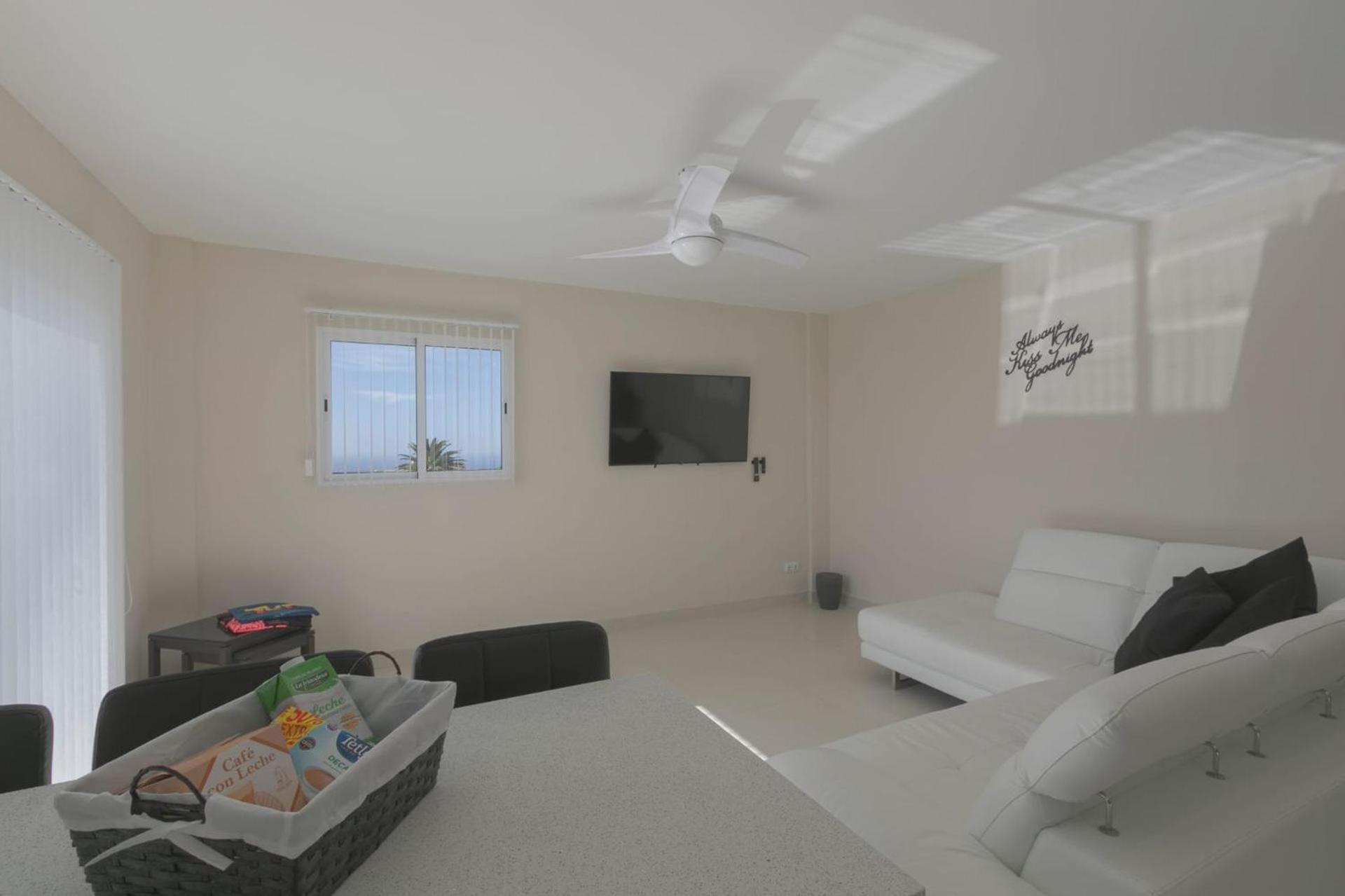 Stunning Apartment - Near Los Cristianos