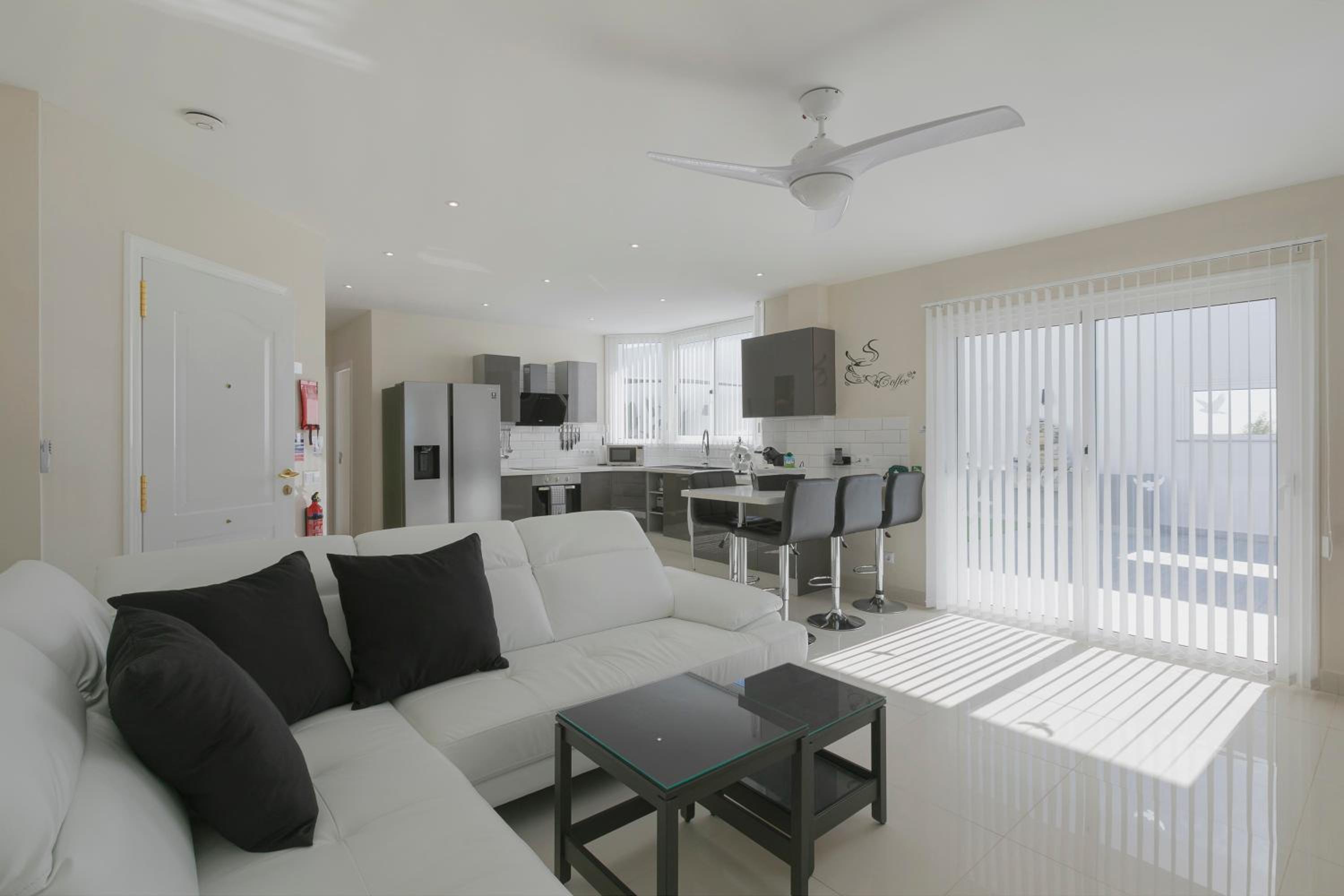 Stunning Apartment - Near Los Cristianos