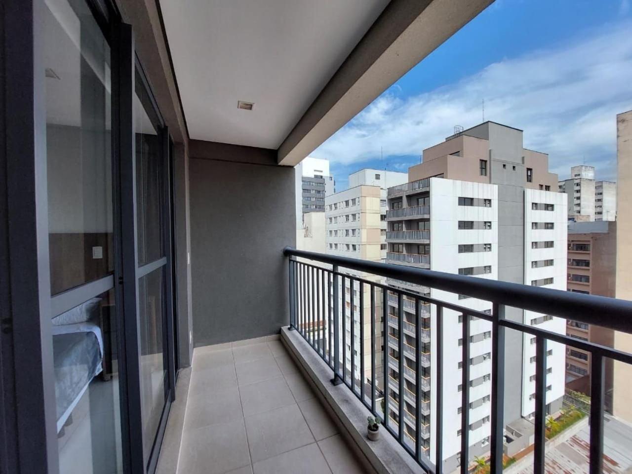 Studio novo junto a liberdade com garagem