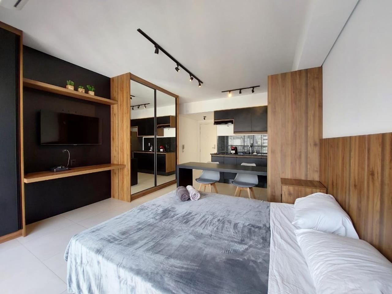 Studio novo junto a liberdade com garagem