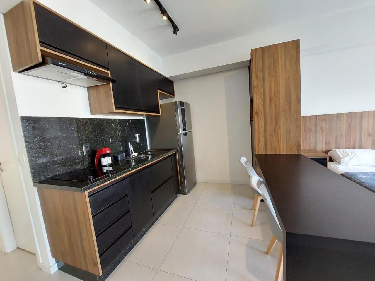 Studio novo junto a liberdade com garagem