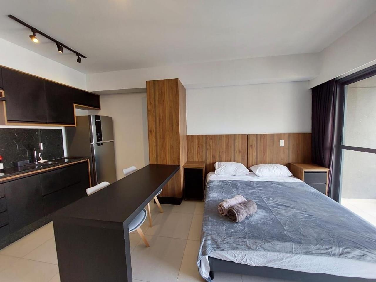 Studio novo junto a liberdade com garagem