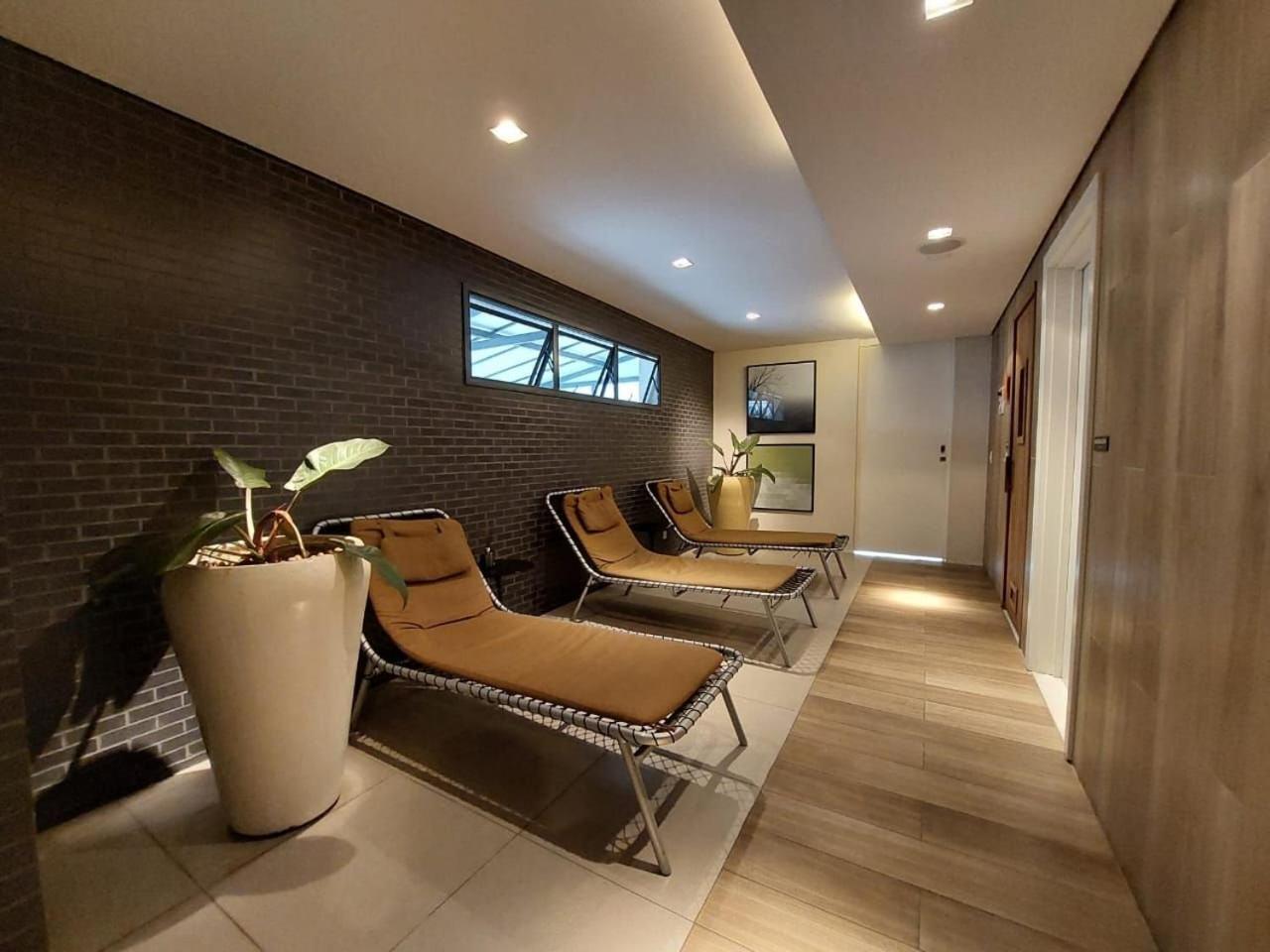 Studio novo junto a liberdade com garagem