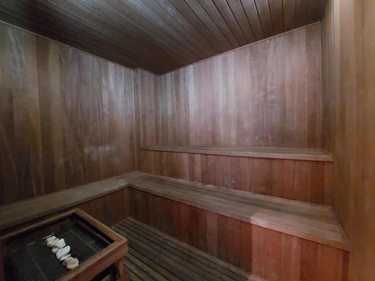 Studio novo junto a liberdade com garagem
