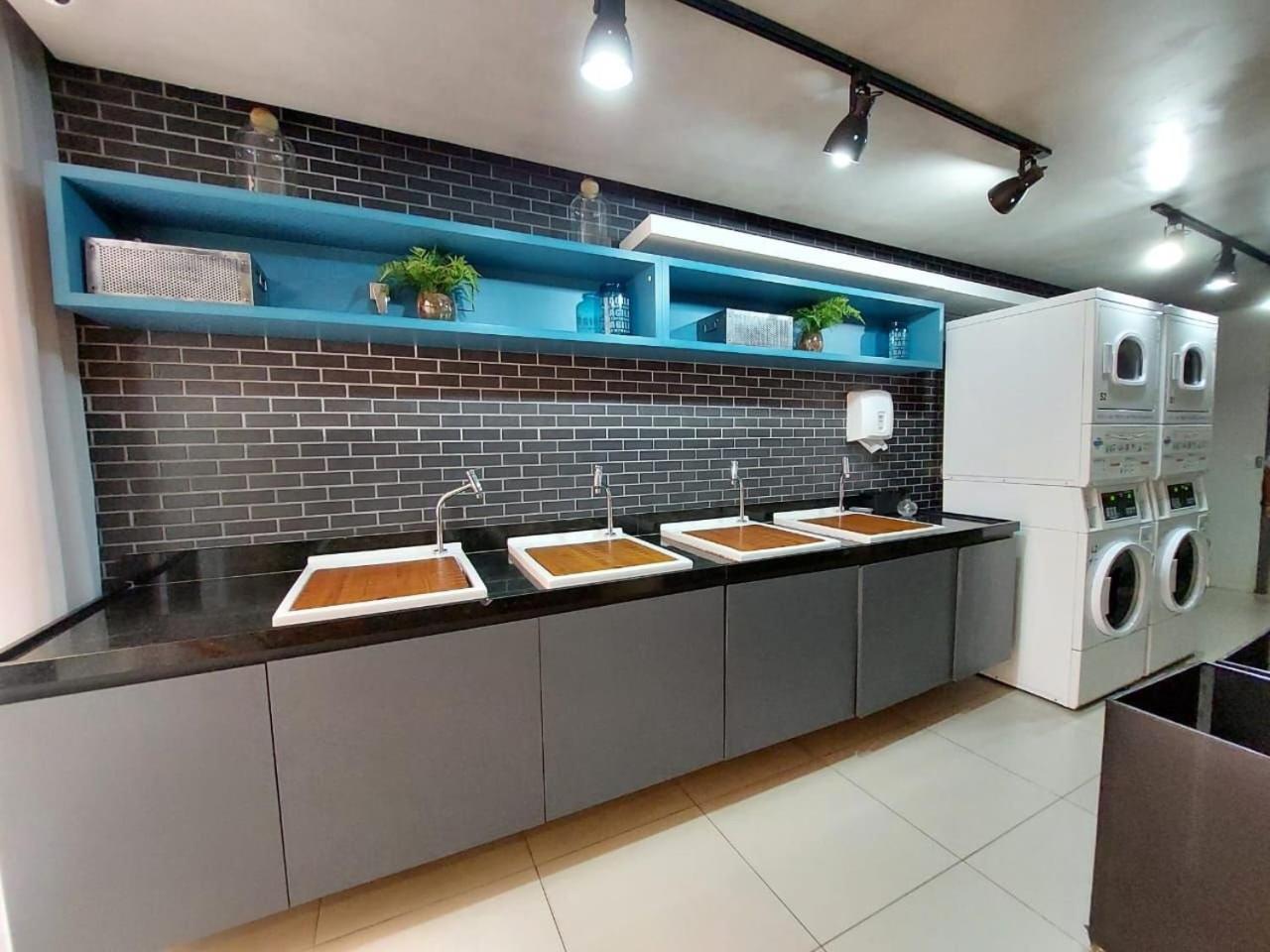 Studio novo junto a liberdade com garagem