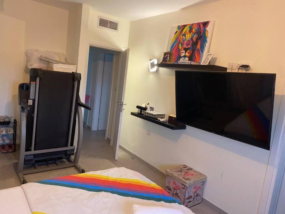 Sarin room